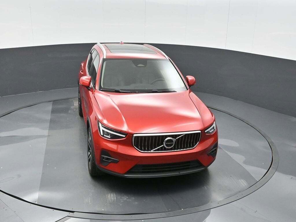 2023 Volvo XC40 B5 Plus Bright Theme