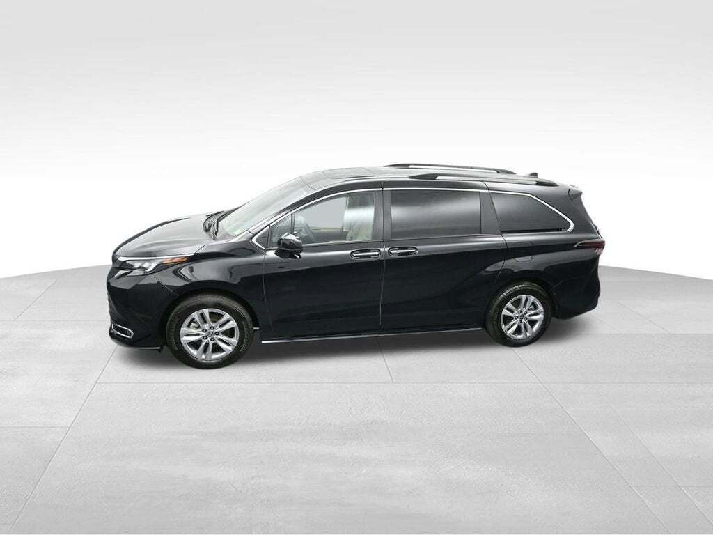 2024 Toyota Sienna XLE 7-Passenger