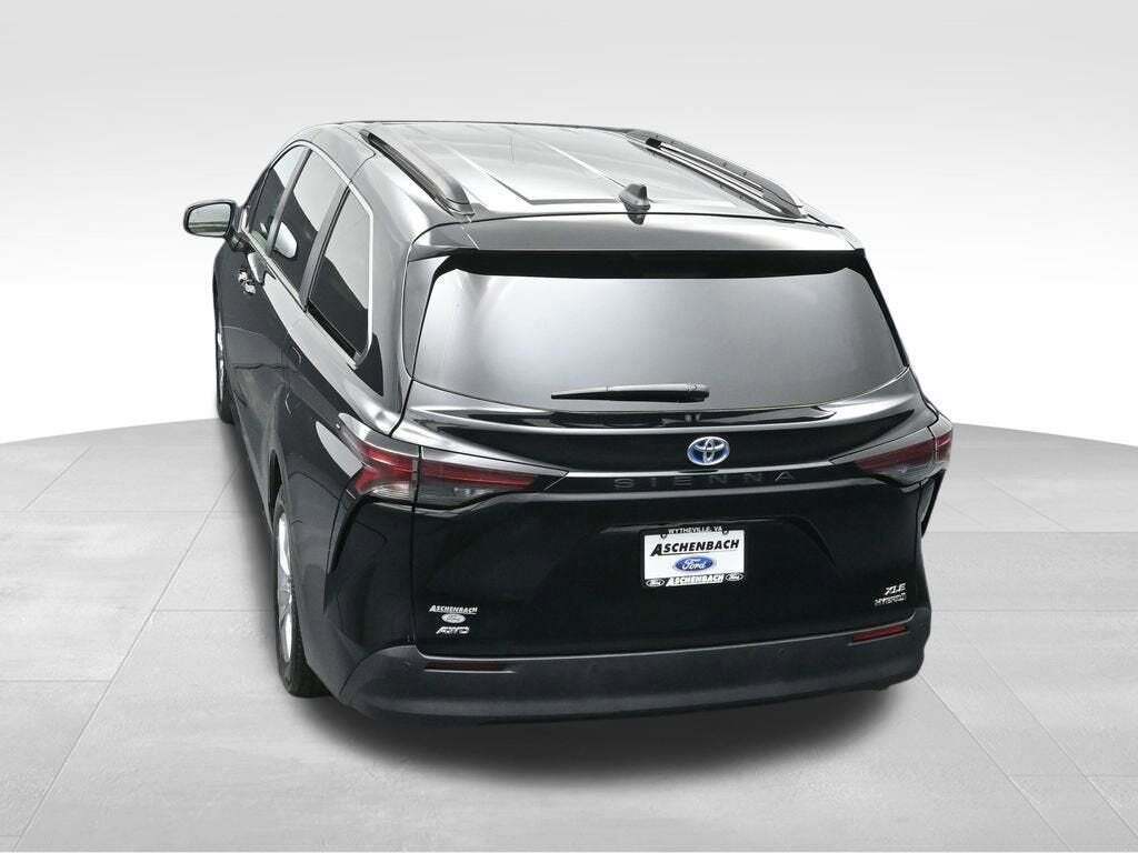 2024 Toyota Sienna XLE 7-Passenger