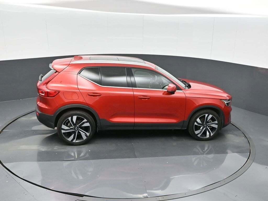 2023 Volvo XC40 B5 Plus Bright Theme