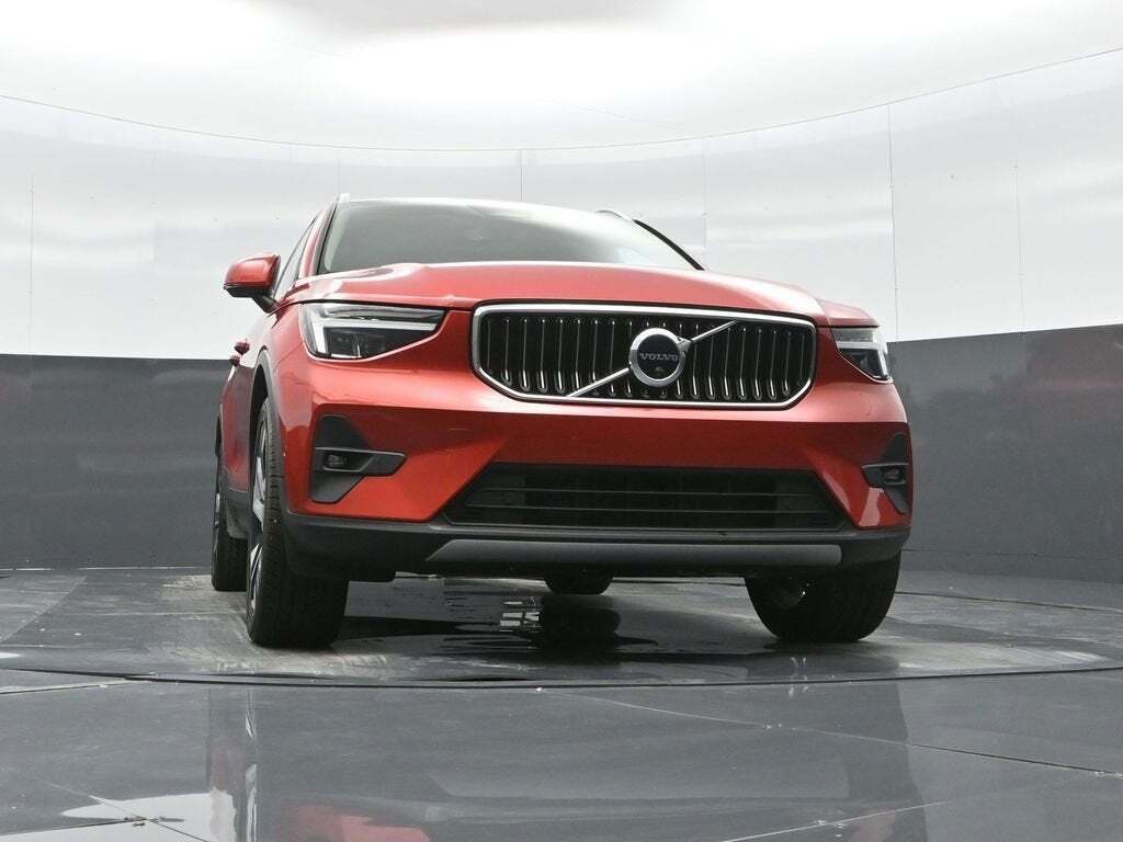 2023 Volvo XC40 B5 Plus Bright Theme
