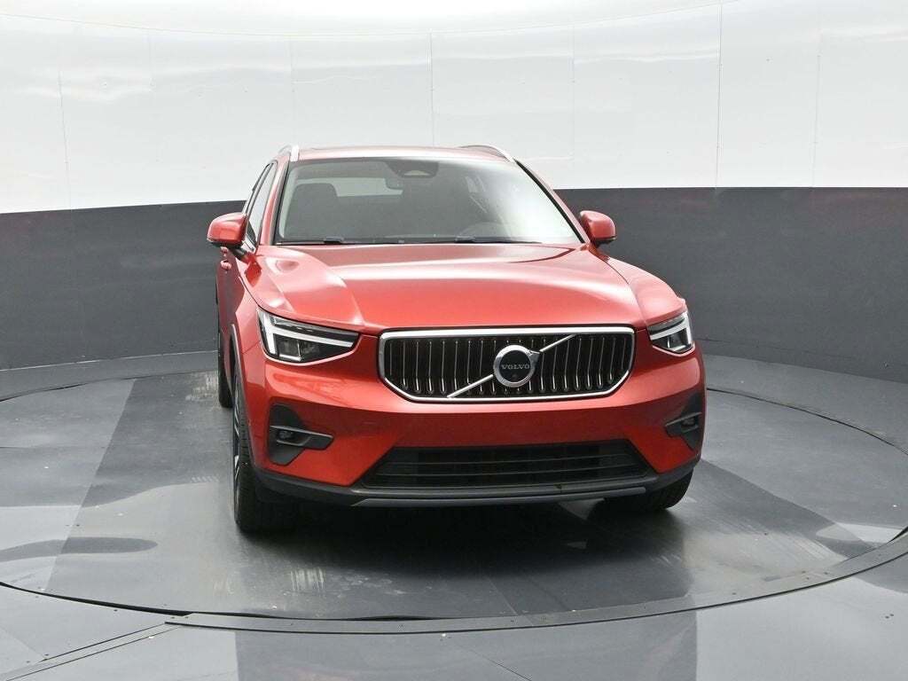 2023 Volvo XC40 B5 Plus Bright Theme