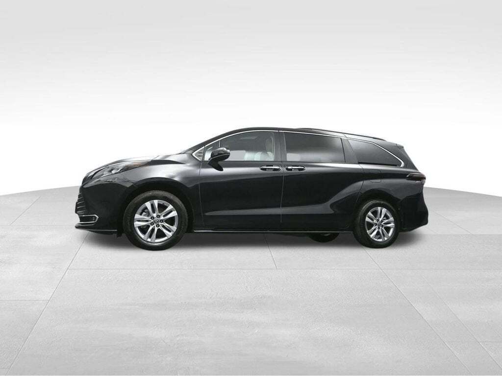 2024 Toyota Sienna XLE 7-Passenger