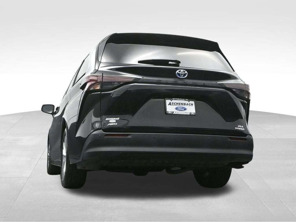 2024 Toyota Sienna XLE 7-Passenger