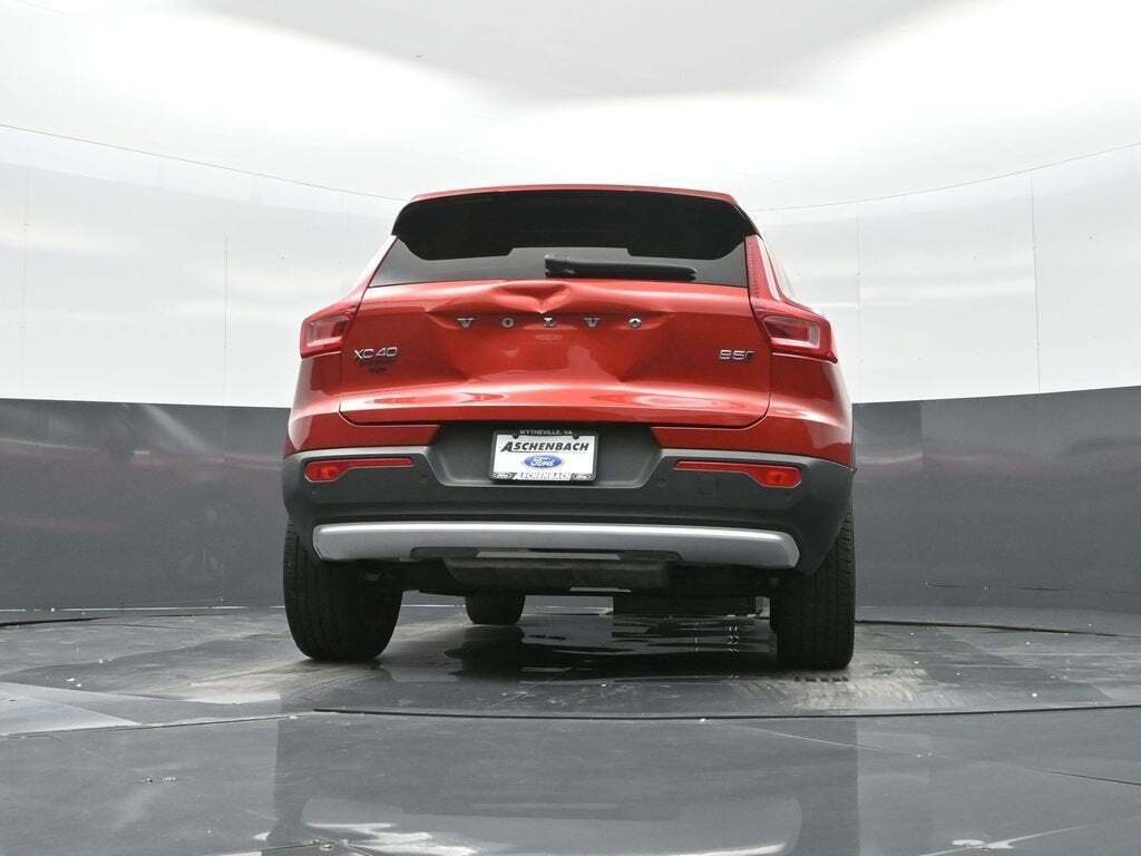 2023 Volvo XC40 B5 Plus Bright Theme