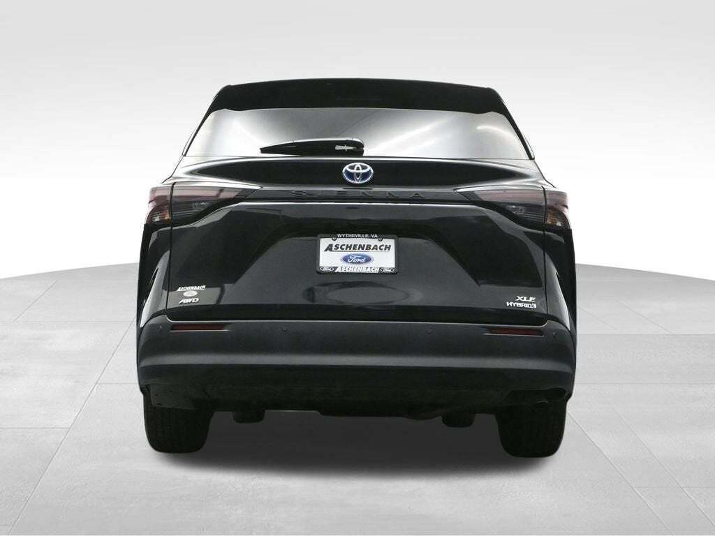 2024 Toyota Sienna XLE 7-Passenger