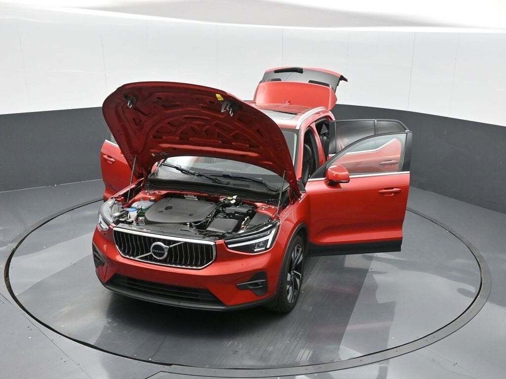 2023 Volvo XC40 B5 Plus Bright Theme