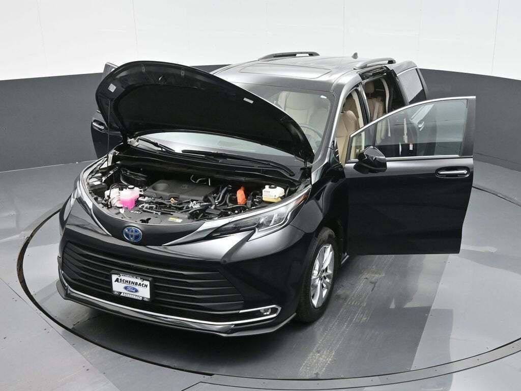 2024 Toyota Sienna XLE 7-Passenger
