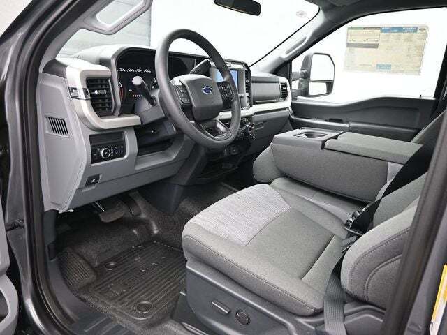2025 Ford F-350 Super Duty XL