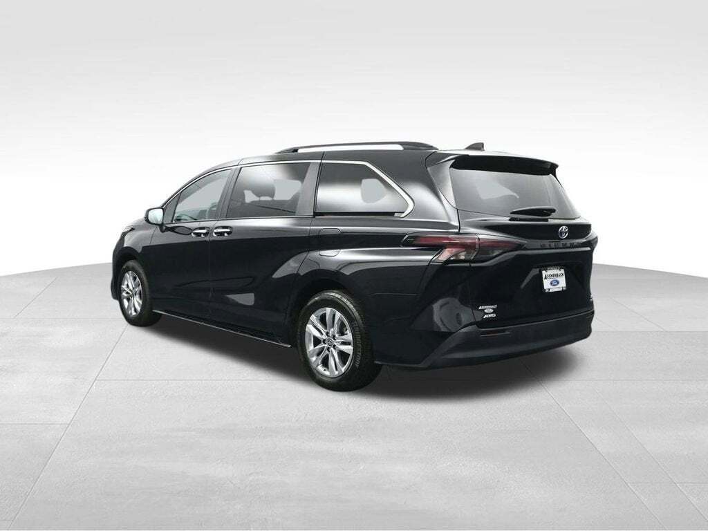 2024 Toyota Sienna XLE 7-Passenger