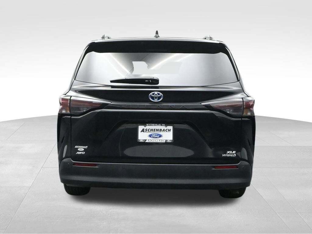 2024 Toyota Sienna XLE 7-Passenger