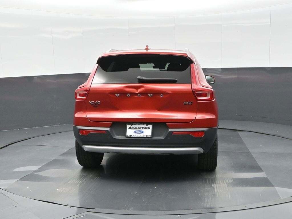 2023 Volvo XC40 B5 Plus Bright Theme