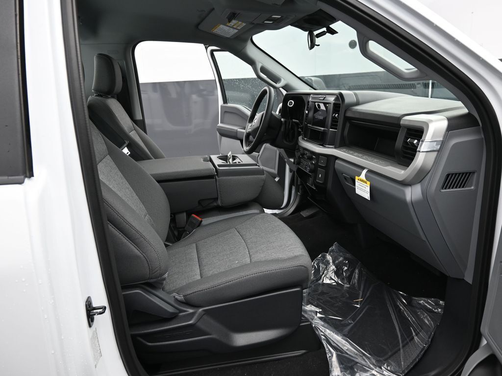 2025 Ford F-350 Super Duty XL