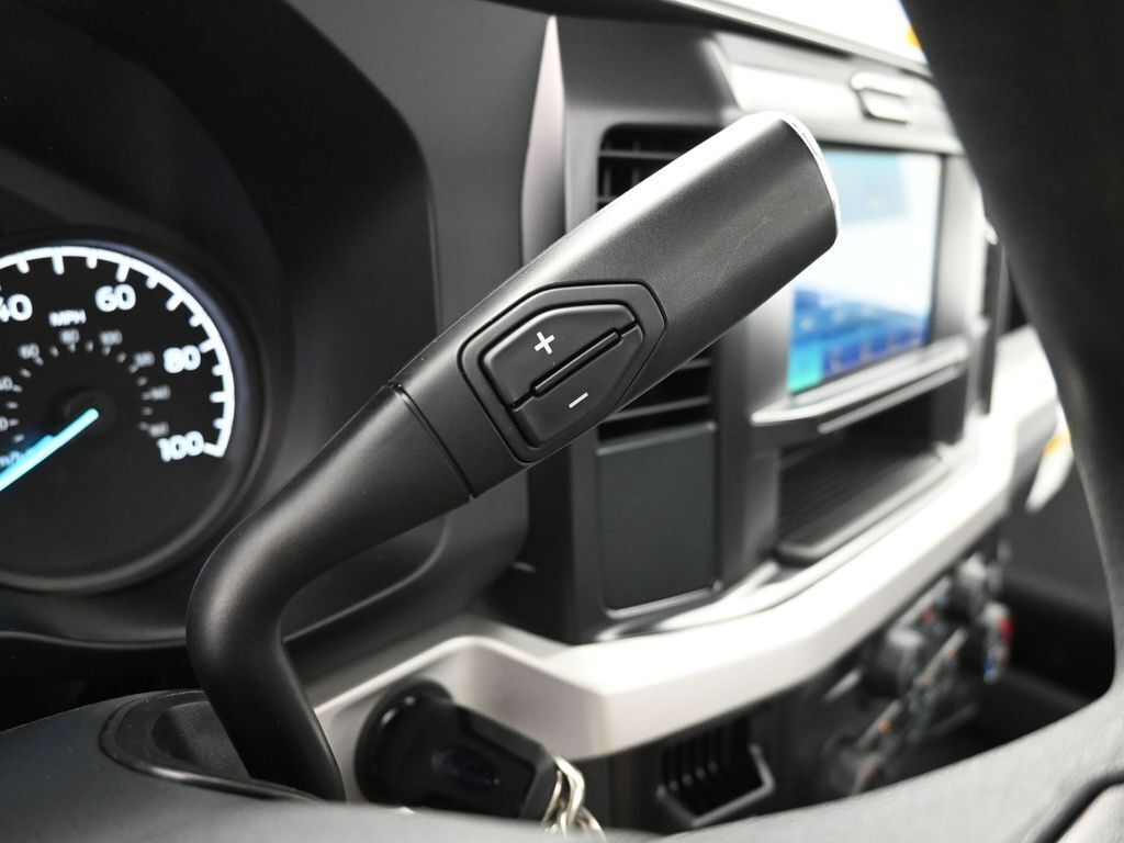2025 Ford F-350 Super Duty XL