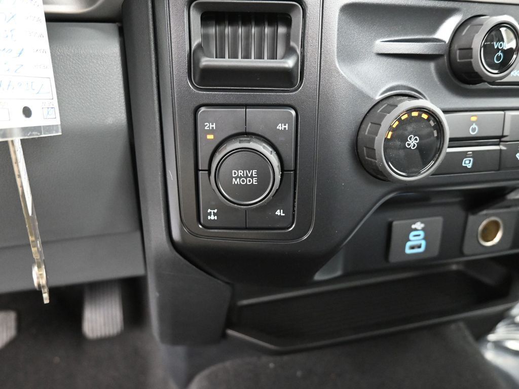 2025 Ford F-350 Super Duty XL