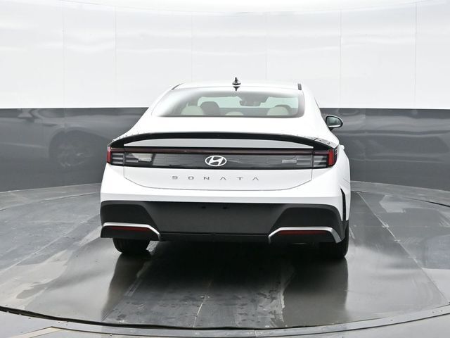 2025 Hyundai SONATA SE