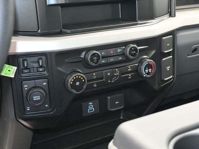 2025 Ford F-350 Super Duty XL