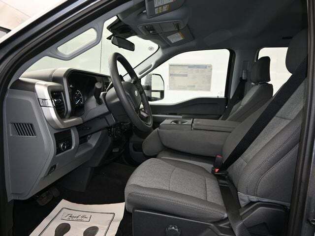2025 Ford F-350 Super Duty XL