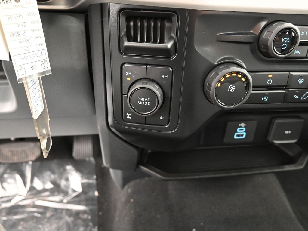 2025 Ford F-350 Super Duty XL
