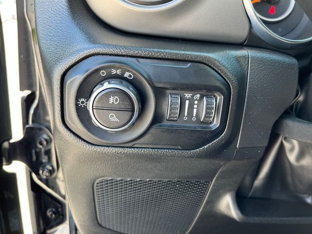 2022 Jeep Gladiator Sport