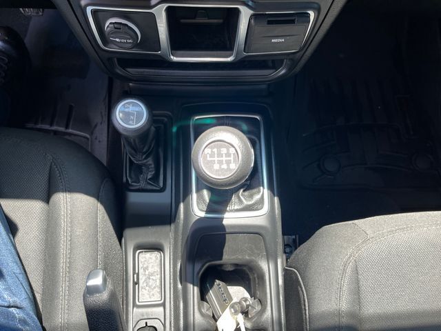 2022 Jeep Gladiator Sport