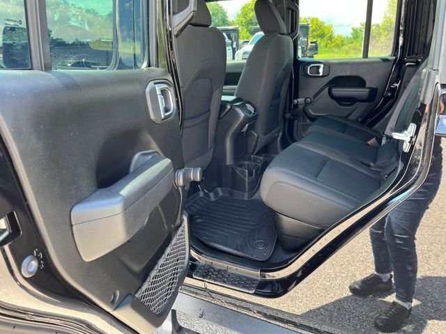 2022 Jeep Gladiator Sport