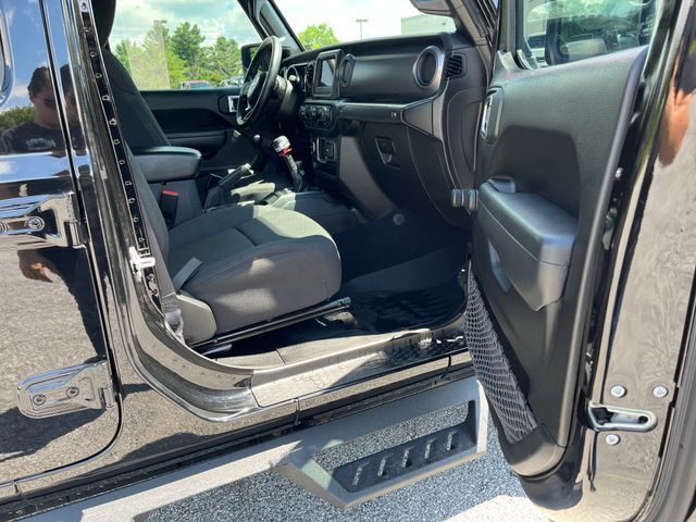2022 Jeep Gladiator Sport