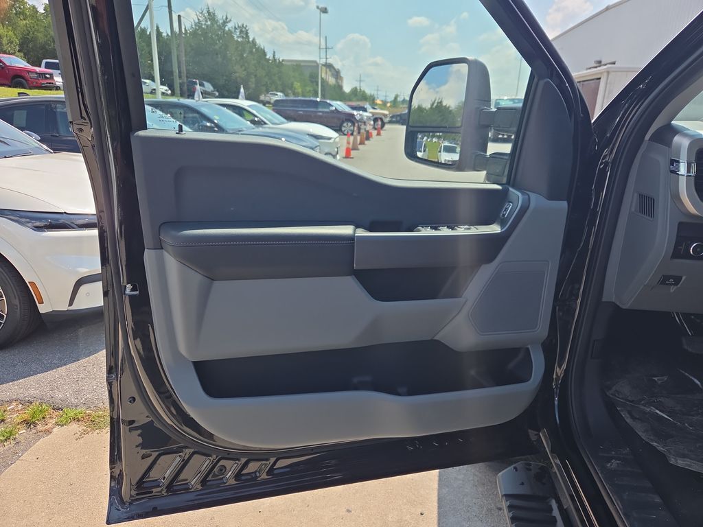 2025 Ford F-250 Super Duty XLT