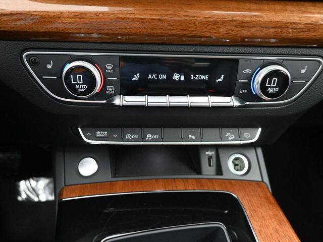2023 Audi Q5 quattro Premium 40 TFSI