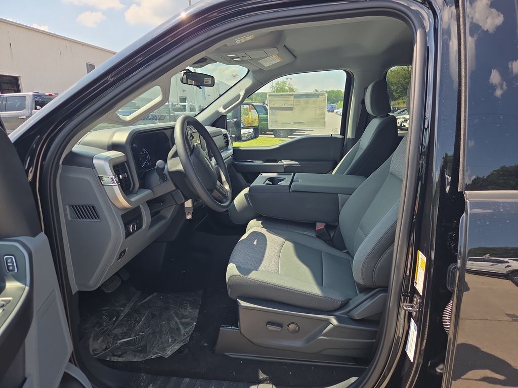 2025 Ford F-250 Super Duty XLT