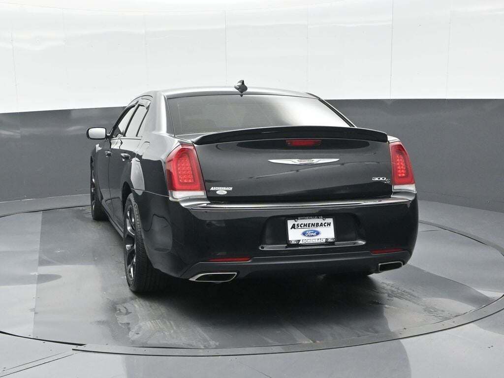 2019 Chrysler 300 S