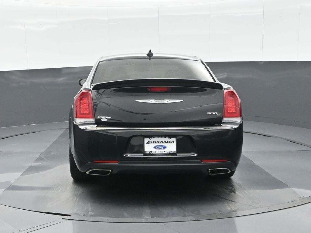 2019 Chrysler 300 S