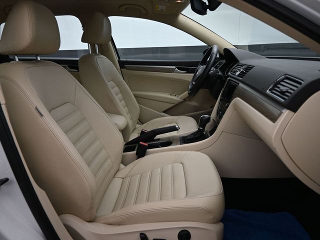 2016 Volkswagen Passat 1.8T SEL Premium