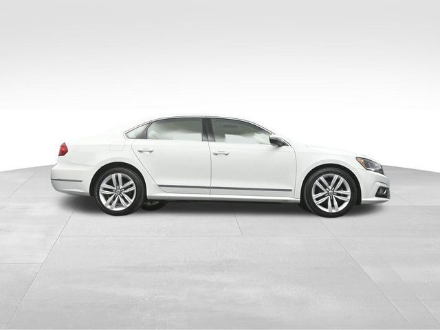 2016 Volkswagen Passat 1.8T SEL Premium