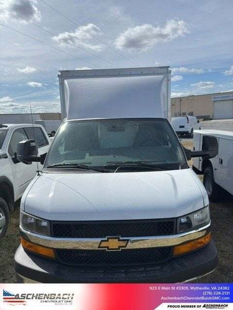2025 Chevrolet Express 3500