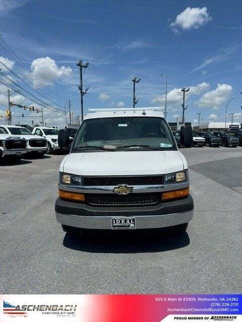 2025 Chevrolet Express 3500