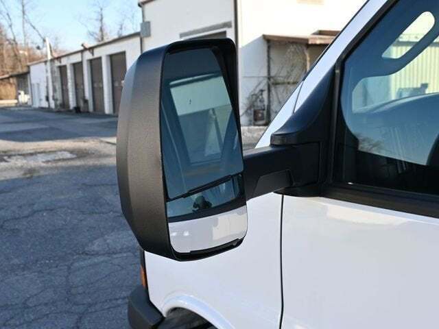 2023 GMC Savana 4500