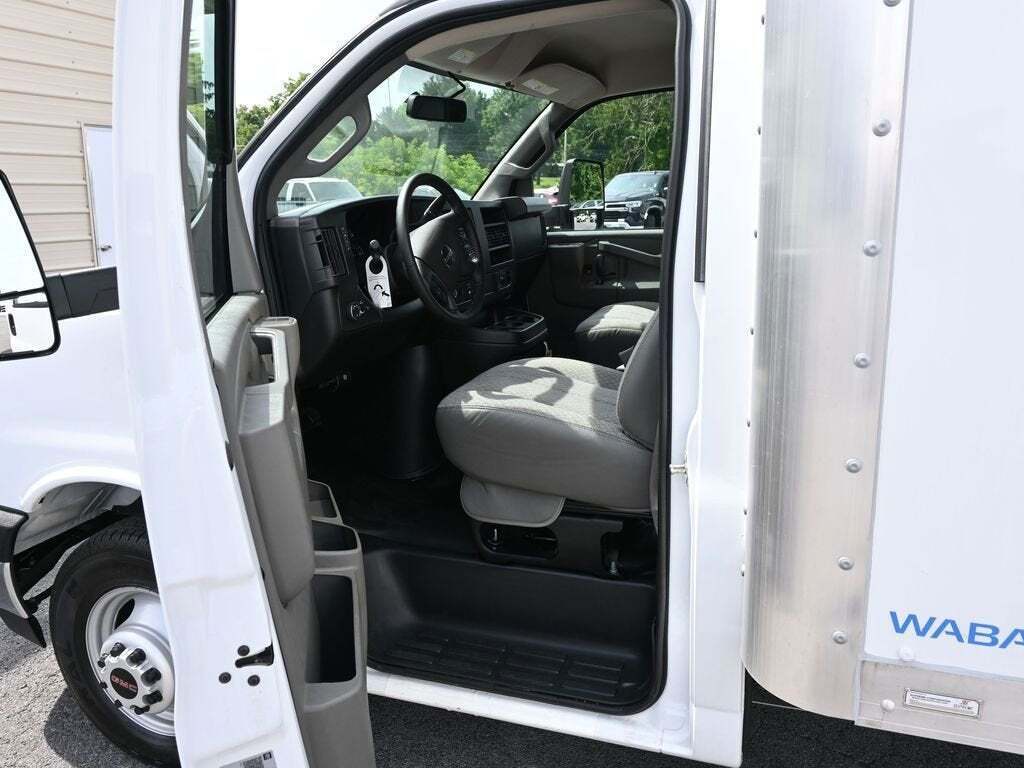 2023 GMC Savana 4500