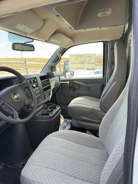 2025 Chevrolet Express 3500