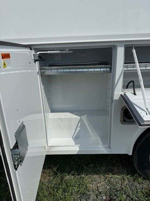 2025 Chevrolet Express 3500