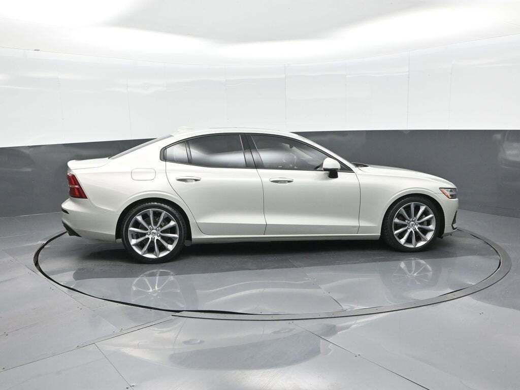 2019 Volvo S60 T5 Momentum