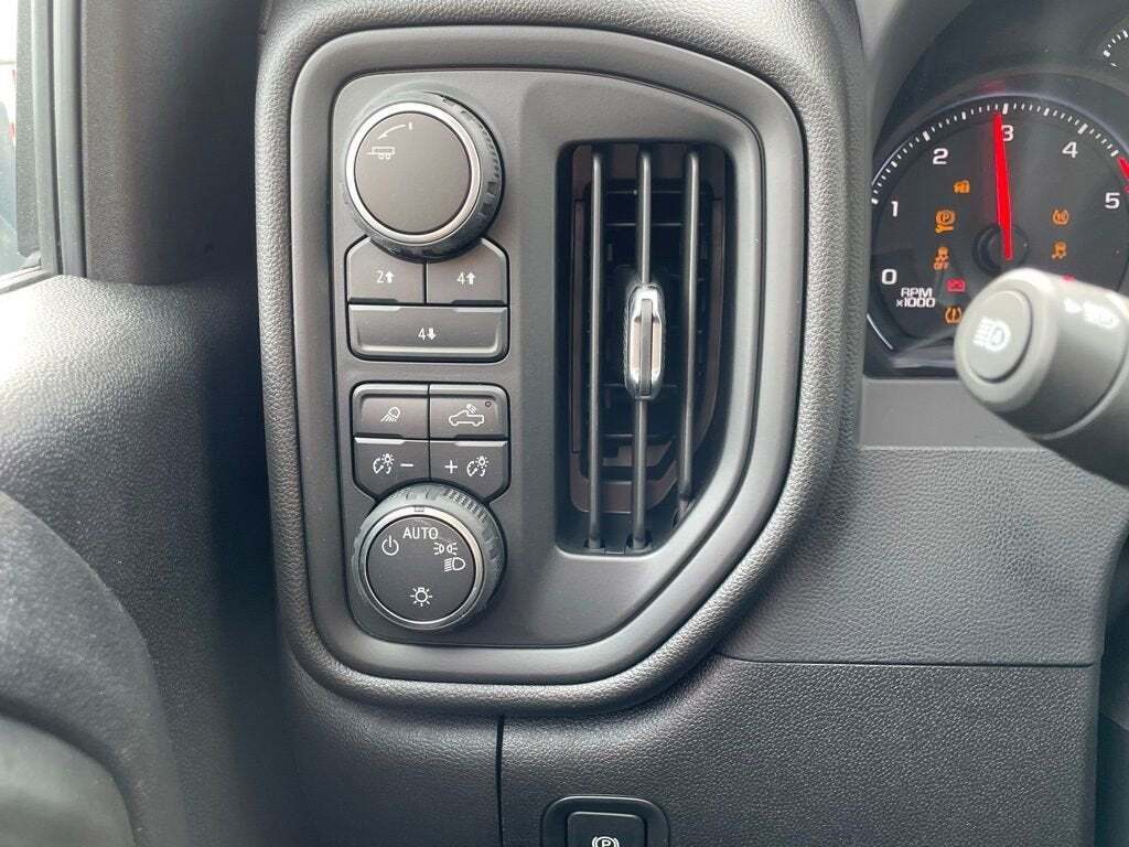 2025 Chevrolet Silverado 2500HD Custom