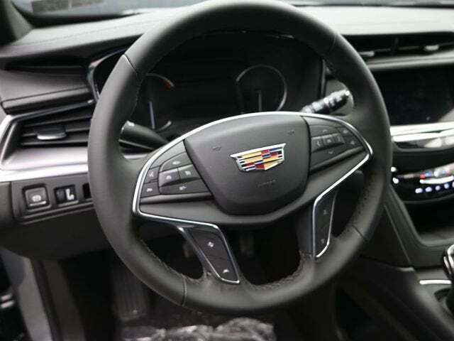 2025 Cadillac XT5 Luxury