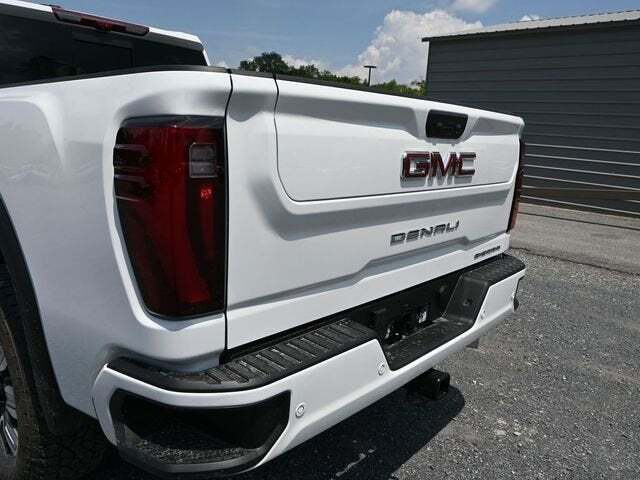 2025 GMC Sierra 2500HD Denali
