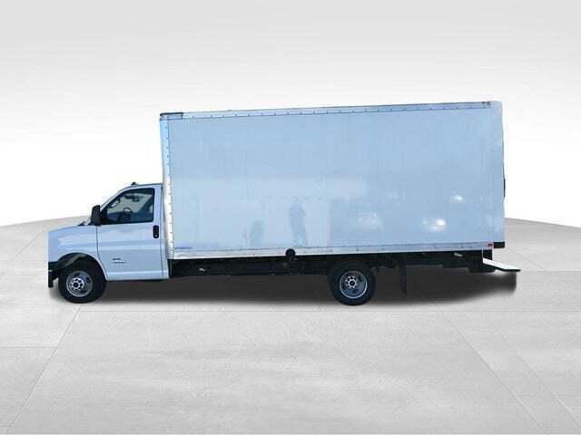 2023 GMC Savana 4500