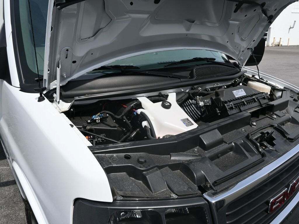2023 GMC Savana 4500