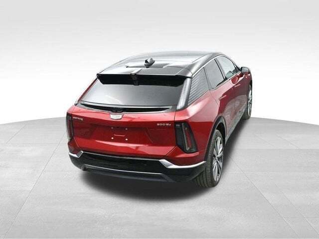 2025 Cadillac OPTIQ Luxury 2