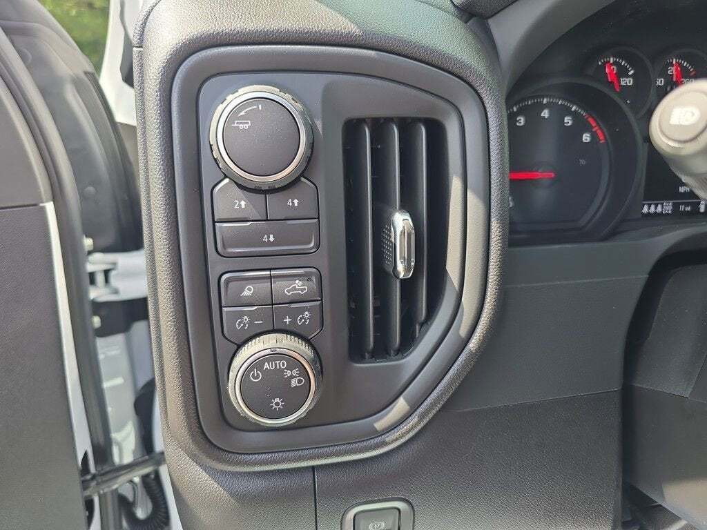 2025 Chevrolet Silverado 2500HD Custom