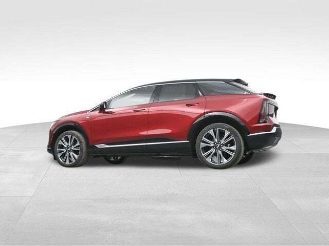 2025 Cadillac OPTIQ Luxury 2