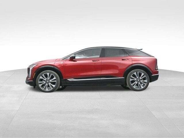 2025 Cadillac OPTIQ Luxury 2
